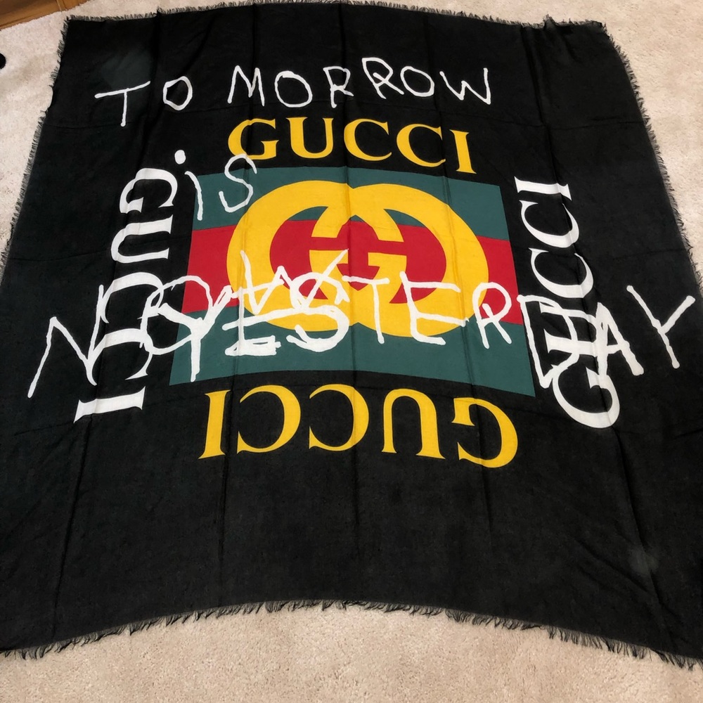 💯 Gucci Silk Blend Coco Capitan Shawl 140x140